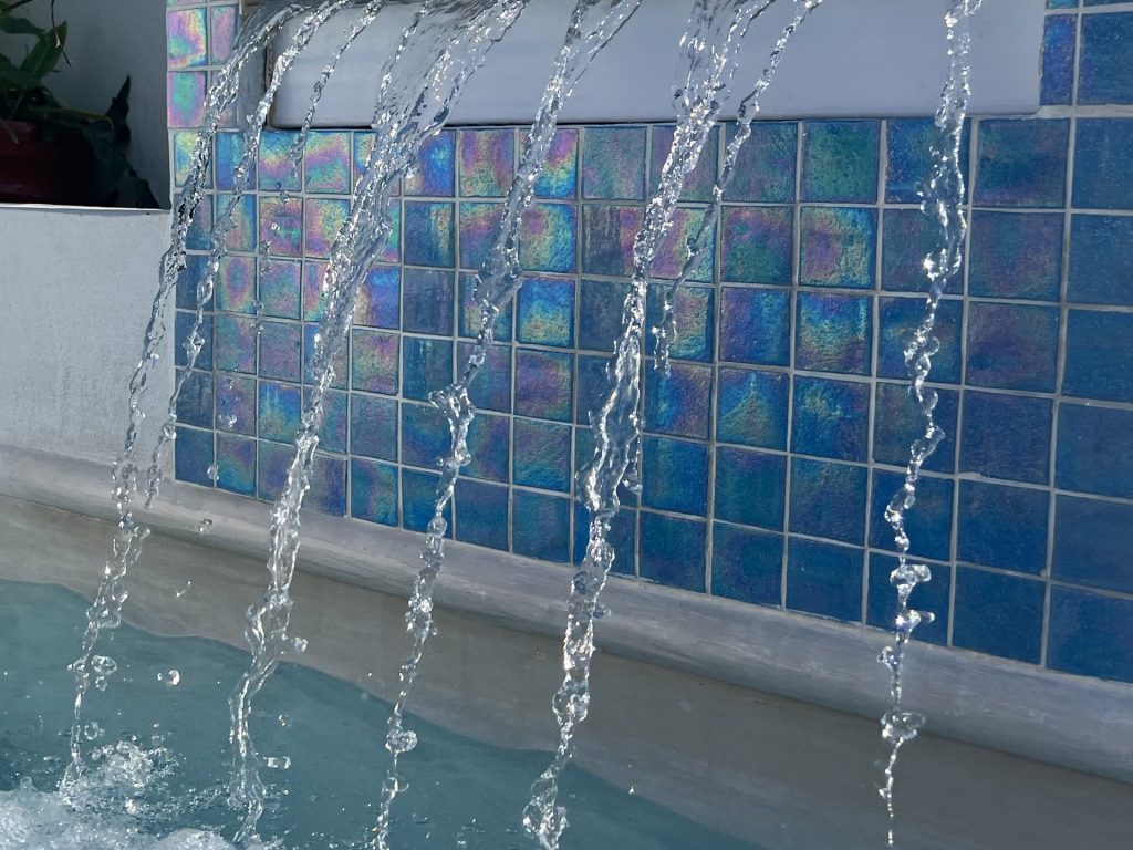 Mermaid and Pearl roof top pool